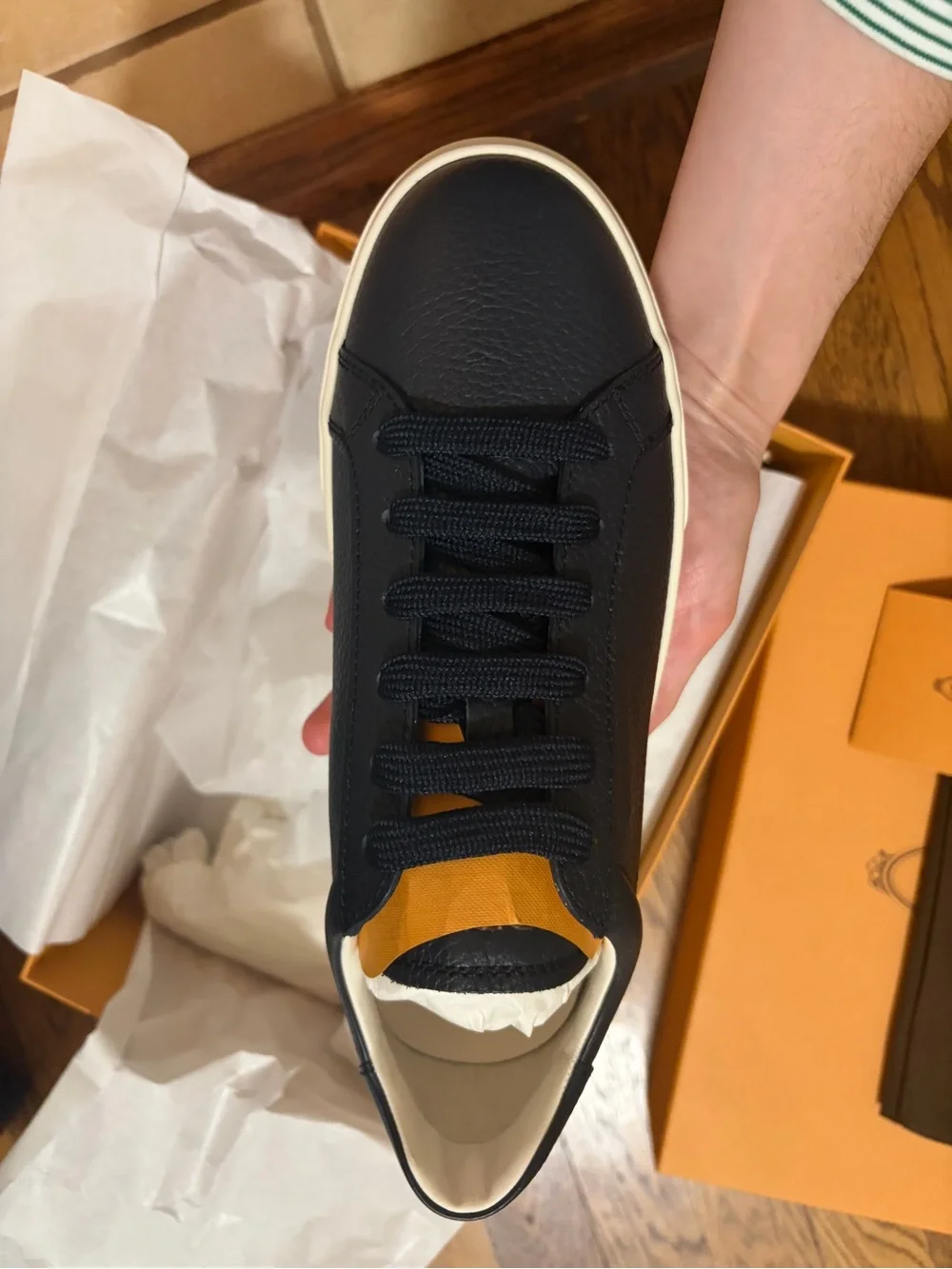 Tod's Black Leather Sneakers with Cream Sole Allacciata Cassetta Brand NEW NWT